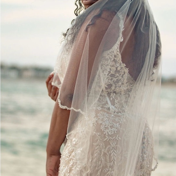 Elegant Lace veil